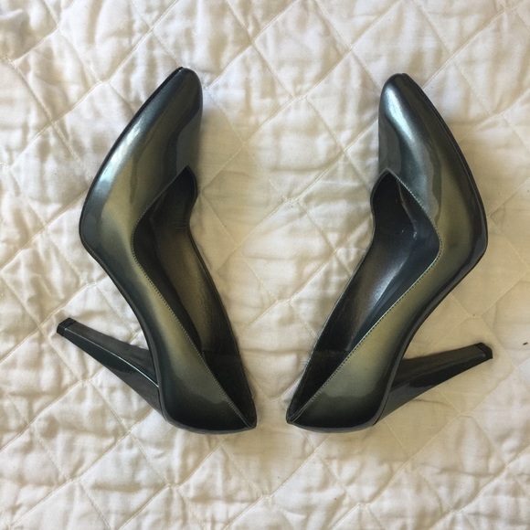 Stuart Weitzman pointed toe pumps - Picture 2 of 6